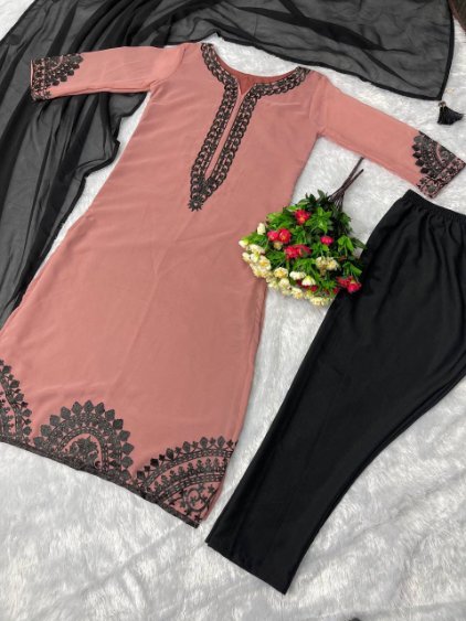 Elegant Georgette Suit Set with Exquisite Detailing